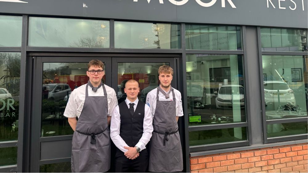 The team stand outside the Radmoor Restaurant